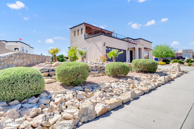 3837 Via Del Valle in Las Cruces, NM - Building Photo - Building Photo