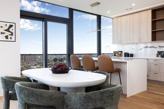 240 Willoughby in Brooklyn, NY - Foto de edificio - Building Photo