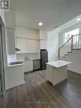 160 Canon Jackson Dr in Toronto, ON - Building Photo - Building Photo