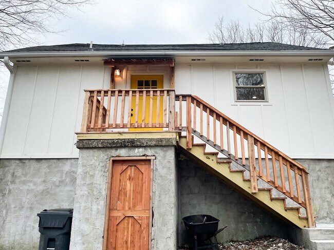 314 W 13th St in Columbia, TN - Foto de edificio - Building Photo