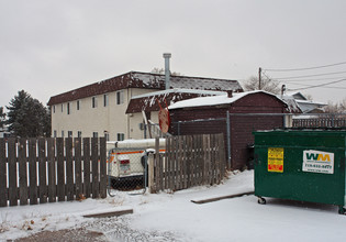 1124 Holland Park Blvd in Colorado Springs, CO - Foto de edificio - Building Photo