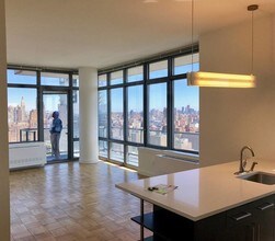 312 11th Ave-Unit -35 in New York, NY - Building Photo - Building Photo