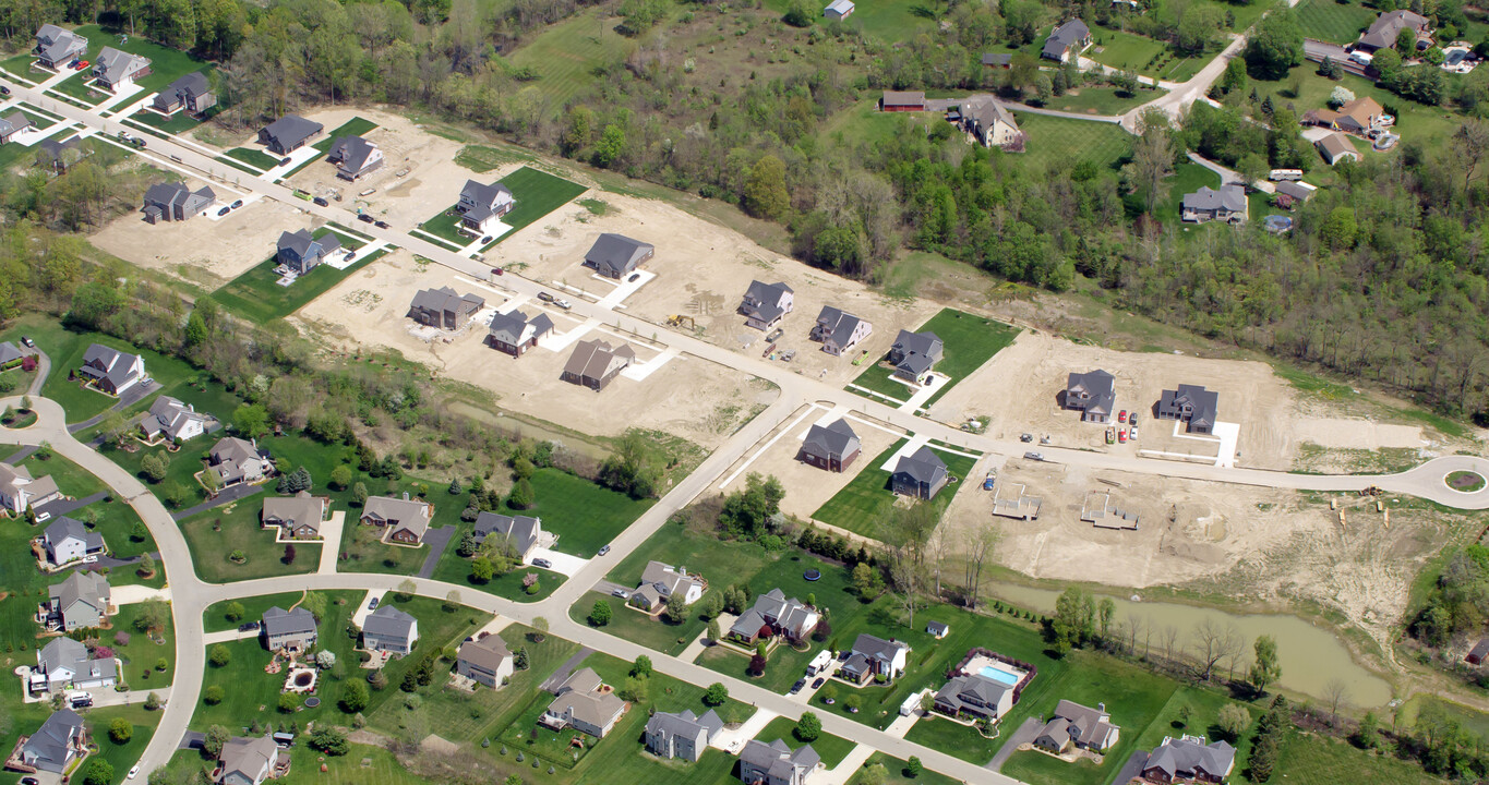 Hasenclever Farms in South Lyon, MI - Building Photo