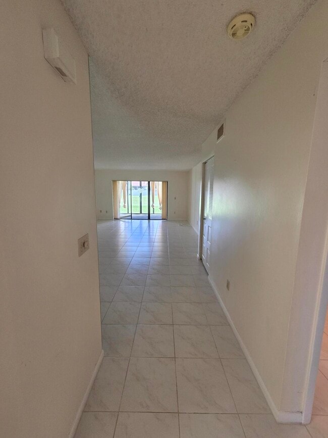 9187 Norte Lago in Boca Raton, FL - Building Photo - Building Photo