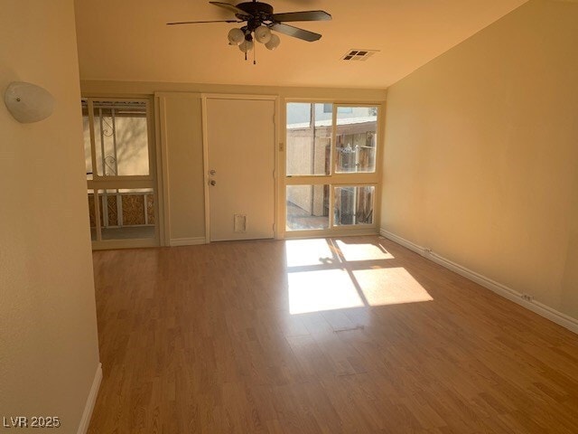 5609 Evergreen Ave in Las Vegas, NV - Foto de edificio - Building Photo