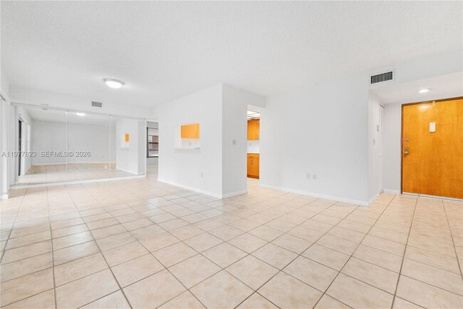 9140 SW 123rd Ct, Unit 210Q in Miami, FL - Building Photo - Building Photo