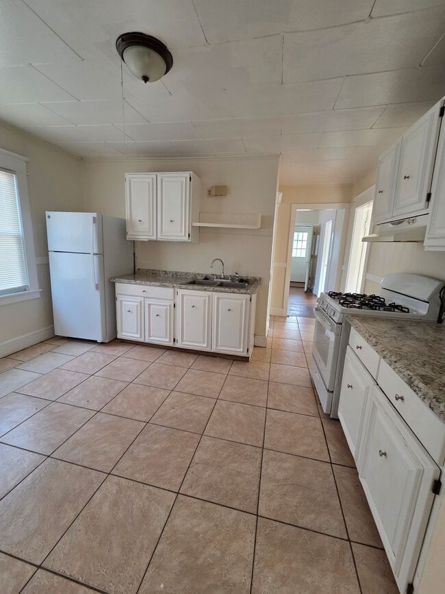 70-72-72 Windemere St