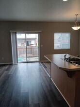 652 Jasmine Cir in Independence, OR - Building Photo - Building Photo