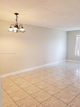 9962 Twin Lakes Dr in Coral Springs, FL - Building Photo - Building Photo