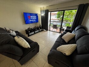 13870 SW 62nd St, Unit 206 in Miami, FL - Building Photo - Building Photo