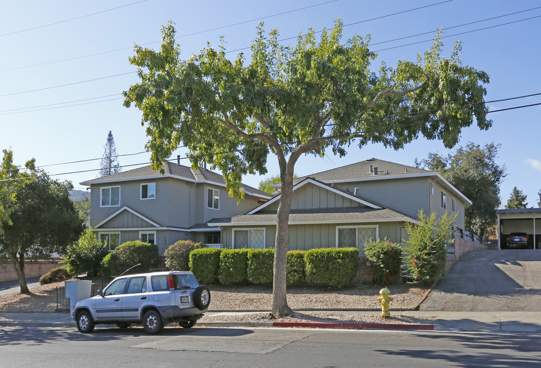 122 Towne Terrace in Los Gatos, CA - Building Photo