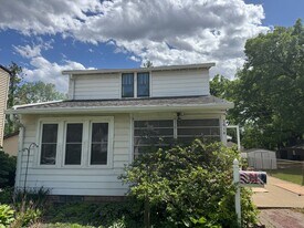 2614-23rd 1/2 23 1/2 Ave in Rock Island, IL - Building Photo