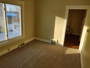 239 15th Ave in East Moline, IL - Building Photo - Building Photo