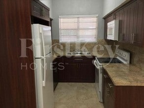 2110 NW 185th St in Miami Gardens, FL - Building Photo - Building Photo