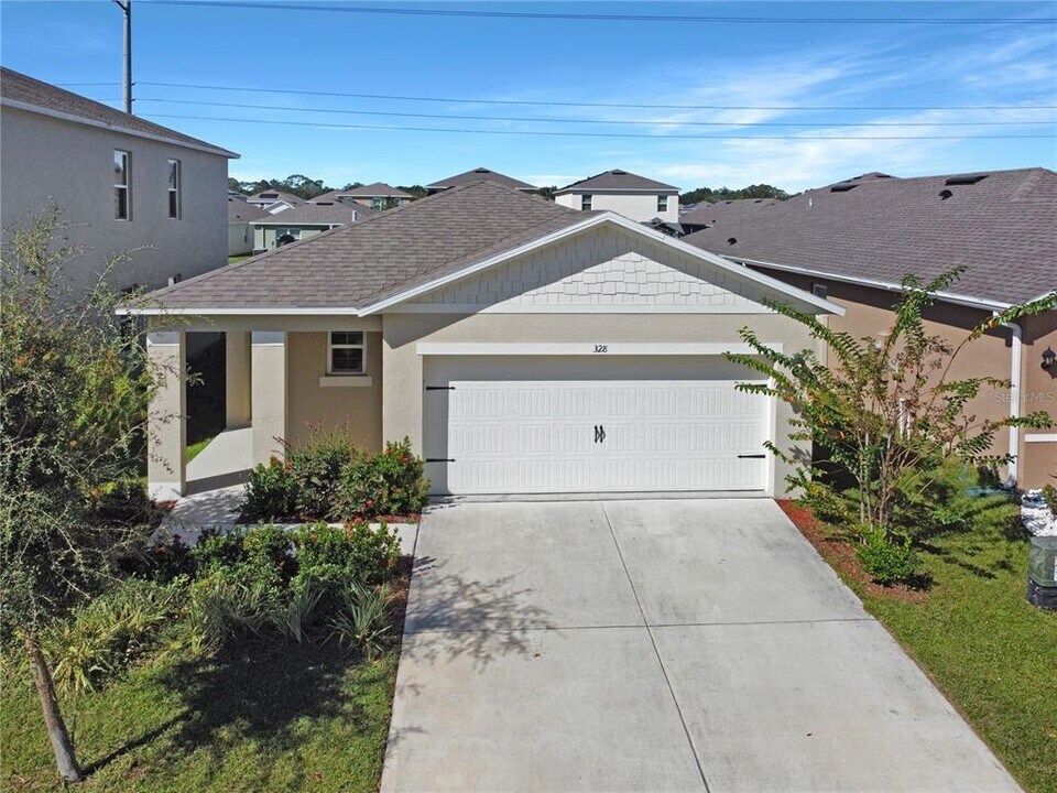 328 Gina Ln in Davenport, FL - Building Photo