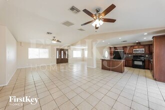 11740 N 80th Dr in Peoria, AZ - Building Photo - Building Photo