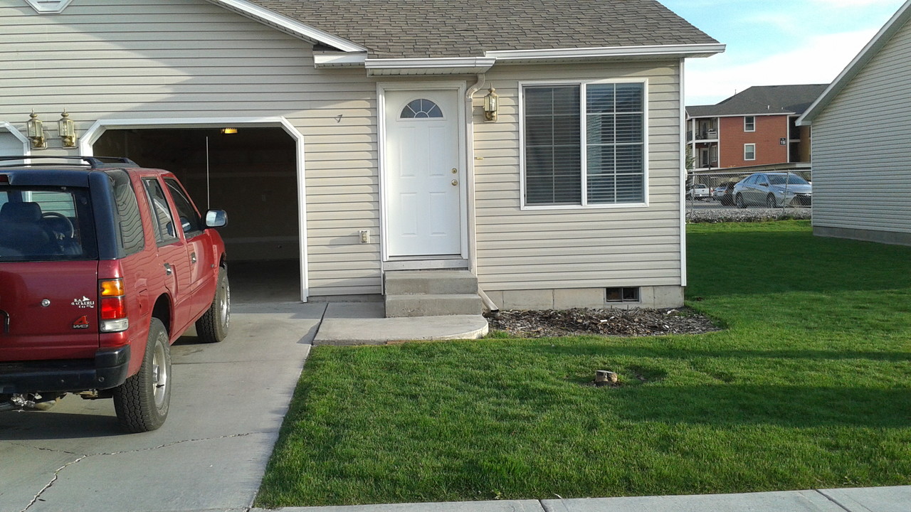 860 S 5th W in Rexburg, ID - Building Photo