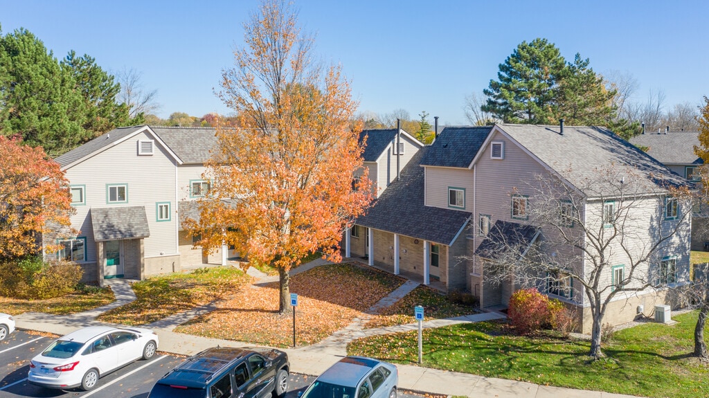 Pheasant Ridge Apartments in Kentwood, MI