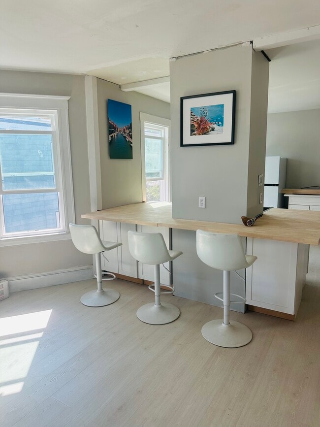 127 King St, Unit 3