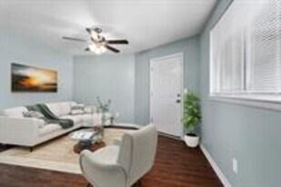 4831 NW Homestead Terrace in Riverside, MO - Building Photo