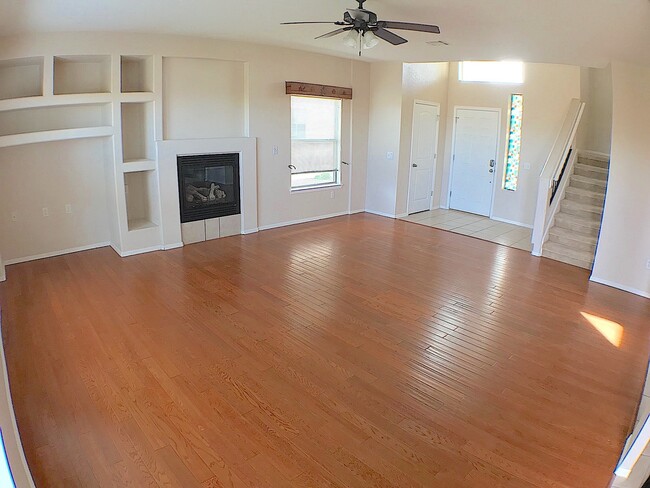 7404 Mesquite Flor Dr in El Paso, TX - Foto de edificio - Building Photo