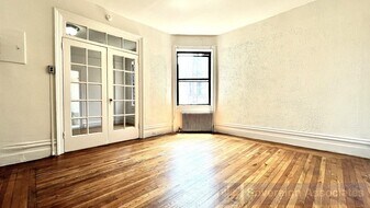 45 Tiemann Pl, Unit 6P in New York, NY - Building Photo