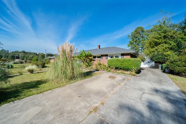 820 Skyland Dr in Columbia, SC - Building Photo - Building Photo