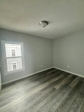64 Thompson St, Unit 2 in Springfield, MA - Building Photo - Building Photo