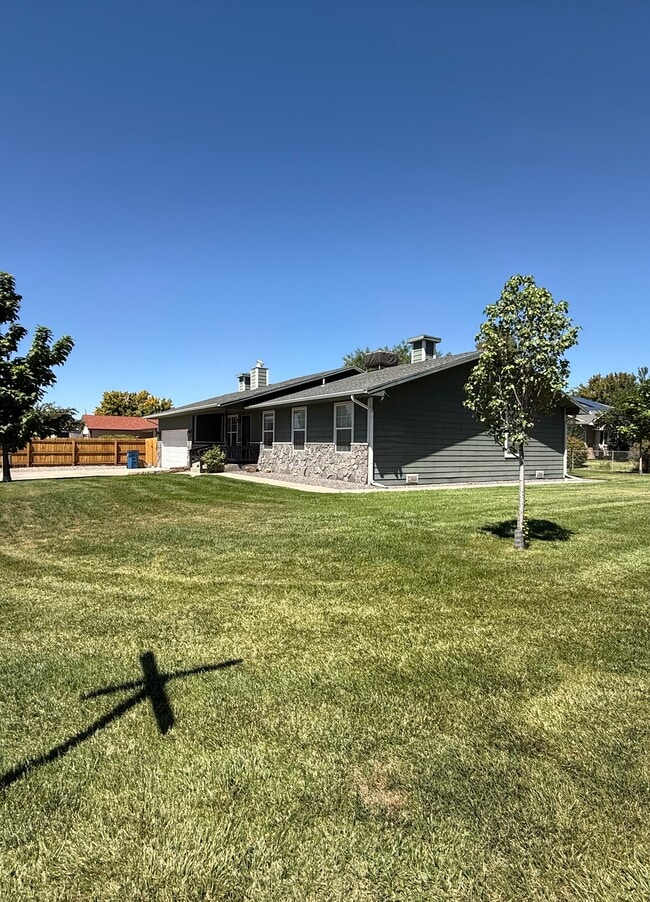 property at 3006 Green Pl