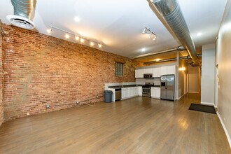 2134 W Division St, Unit 2 in Chicago, IL - Foto de edificio - Building Photo