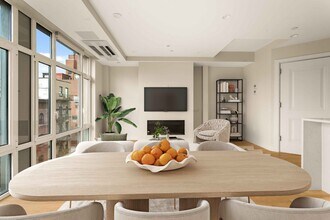 242 Elizabeth St in New York, NY - Foto de edificio - Building Photo