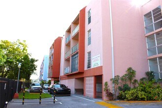 6130 W 19th Ave in Hialeah, FL - Building Photo - Building Photo