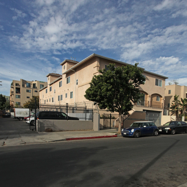 1531 N Serrano Ave in Los Angeles, CA - Building Photo