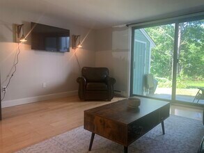 508 Piscassic St in Newmarket, NH - Building Photo - Building Photo