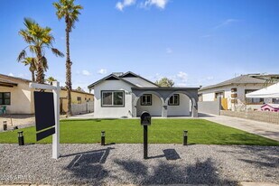 1440 E Pierce St in Phoenix, AZ - Building Photo