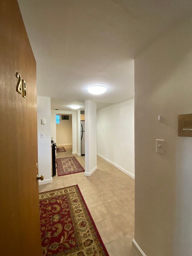 1 Dana St, Unit 2 in Cambridge, MA - Foto de edificio - Building Photo