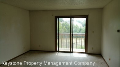 2635 Westwinds Dr-Unit -#3 in Iowa City, IA - Building Photo - Building Photo