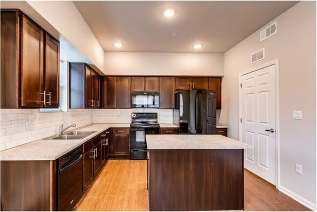 property at 934 W 22nd St