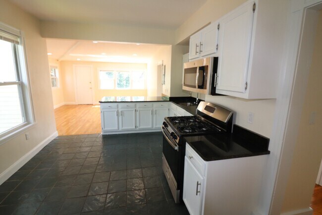 2572 Massachusetts Ave, Unit 2
