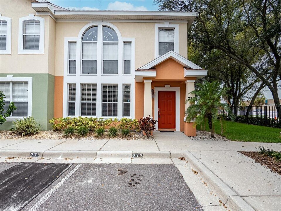 273 Alexander Woods Dr in Plant City, FL - Building Photo