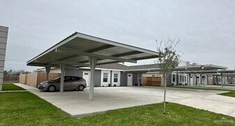 17 W Driftwood St in Edinburg, TX - Building Photo