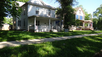 1307 SW Mulvane St, Unit A Apartments