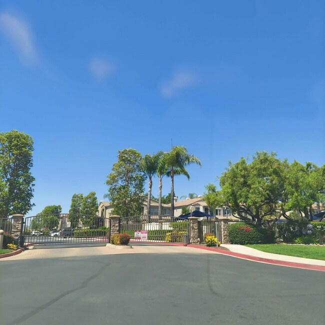 139 Elora Ln in San Marcos, CA - Foto de edificio - Building Photo