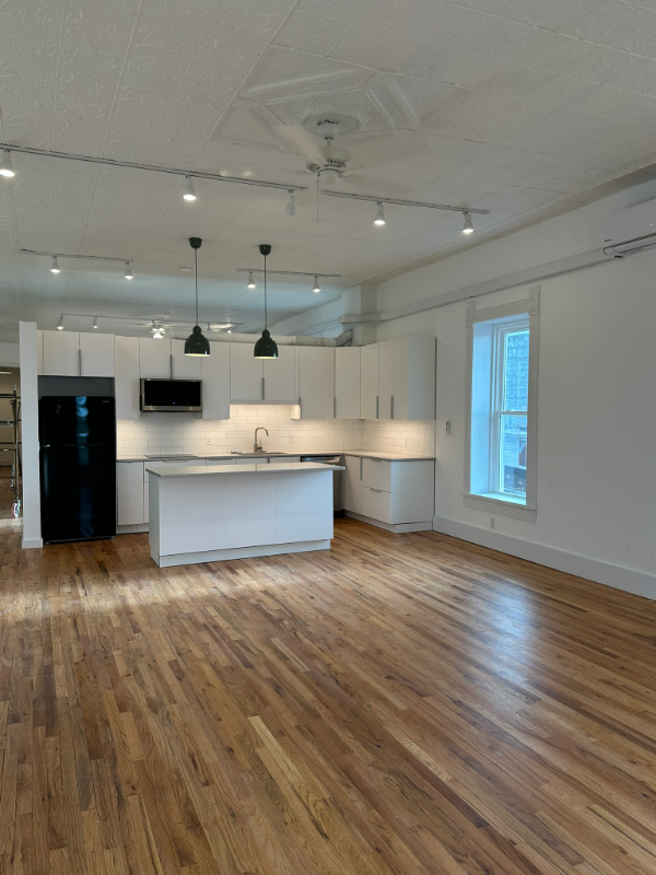 property at 204 W Washington St