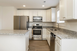210 Beaumont Cir in Clemmons, NC - Building Photo - Building Photo