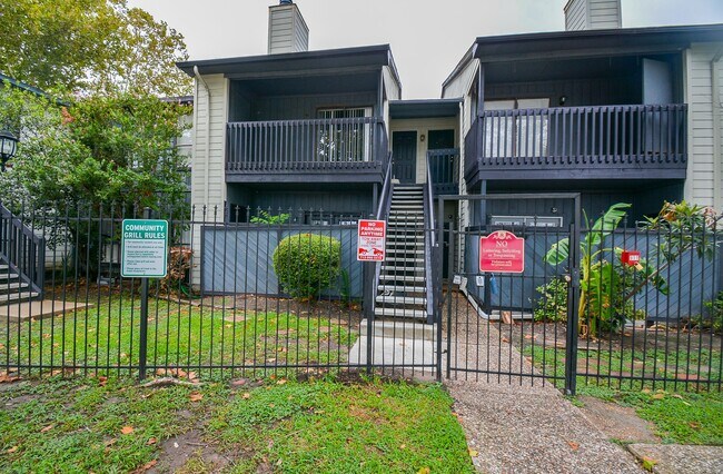 9009 Richmond Ave. in Houston, TX - Building Photo - Building Photo