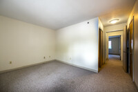 144 North Beacon St, Unit #B2 in Boston, MA - Foto de edificio - Building Photo