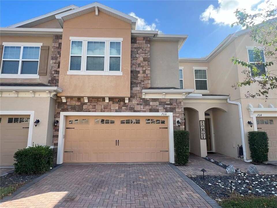 760 Walkers Grove Ln in Winter Garden, FL - Building Photo