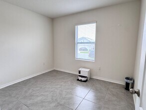 325 Meadowbrook Blvd in Winter Haven, FL - Building Photo - Building Photo