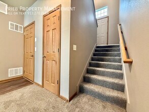 878 S Woodson Ct in Gardner, KS - Building Photo - Building Photo